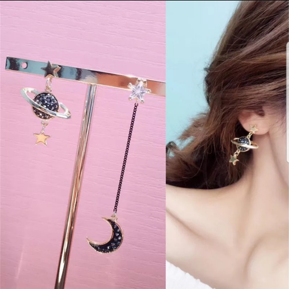 ⚡NEW!!⚡ Star & Moon Stud - Dangle Earrings - Picture 2 of 4